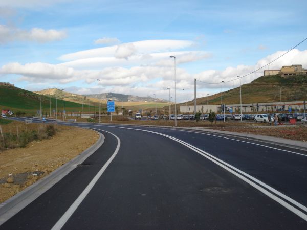 Parcheggiestradasiciliaoutletvillageagira 05