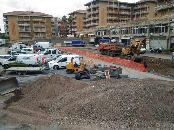 Superstore Deco     Tremestrieri Etneo     19 di 38 