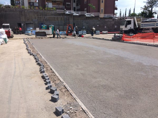 Superstore Deco     Tremestrieri Etneo     20 di 38 