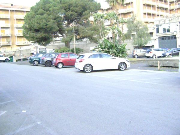 Superstore Deco     Tremestrieri Etneo     2 di 38 