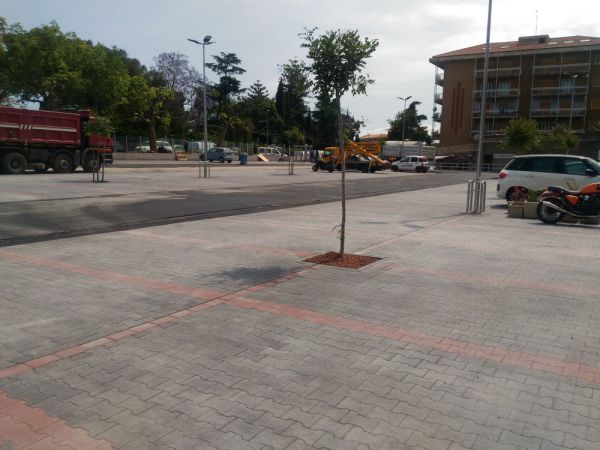 Superstore Deco     Tremestrieri Etneo     35 di 38 