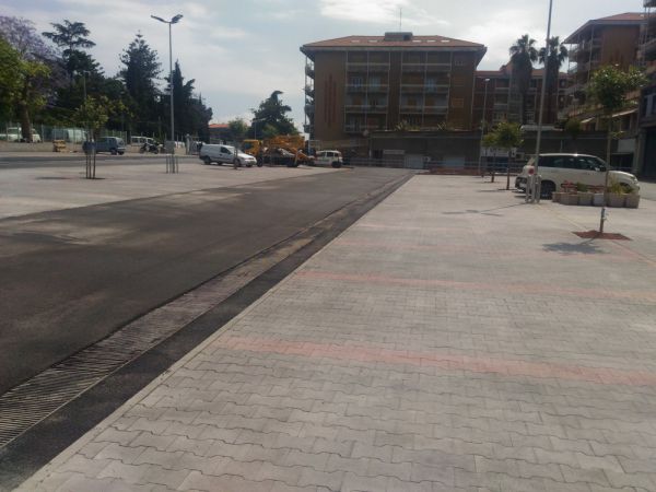 Superstore Deco     Tremestrieri Etneo     37 di 38 